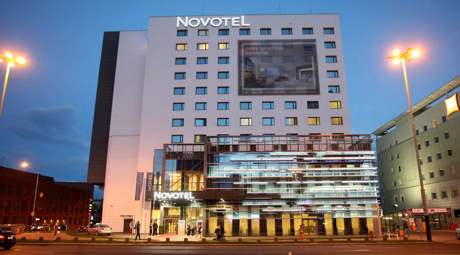 Hotel „Novotel” przy ul. Piłsudskiego w Łodzi